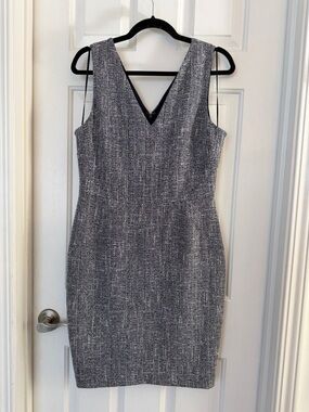 Banana Republic navy white Textured V-Neck Midi Sheath Dress sz 8 work career